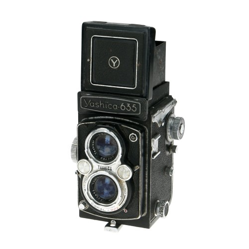 Camara Yashica 635