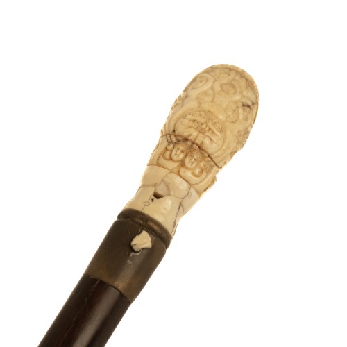 Baston con cabeza esculpida de marfil