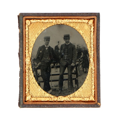 Ferrotipo retrato hombres en carcasa