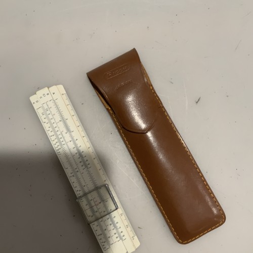 Regla de cálculo deslizante Ricoh No. 505 con estuche original, Japón, ca. 1960–1970