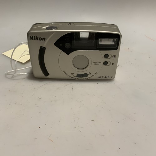 Camara NIKON AF240