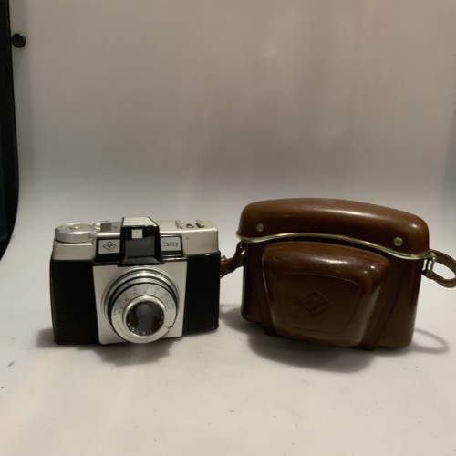 Cámara fotográfica Agfa Isoly I (Alemania, década de 1960) con funda original
