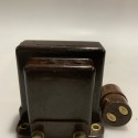 Transformador eléctrico británico en baquelita (ca. 1940–1950)