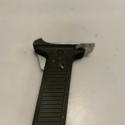 Empuñadura universal de disparo mecánico Yashica