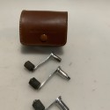 Juego de manivelas de rebobinado Kern-Paillard con estuche de cuero original