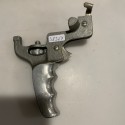 Empuñadura de disparo metálica para cámara cinematográfica (tipo Bolex / Bell & Howell), ca. 1950–1970