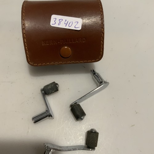 Juego de manivelas de rebobinado Kern-Paillard con estuche de cuero original