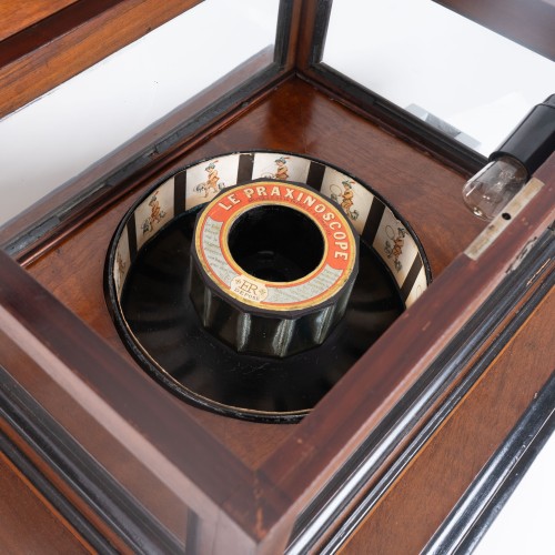 Praxinoscopio a cuerda que incorpora una caja de música Le Praxinoscope 2115056