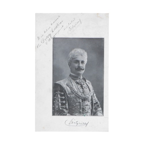 Fotografía en blanco y negro retrato militar