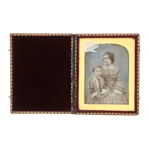 Ambrotipo retrato mujer y niño