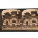 Vista estéreo de cartón The Old Chinese University Arch, Peking, China