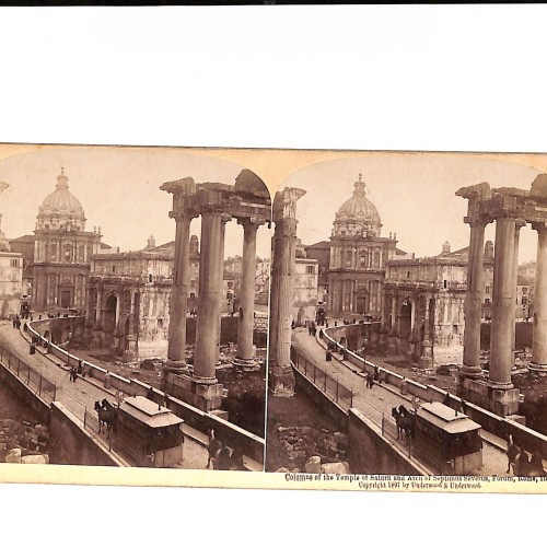 Vista estéteo Columnas del Templo de Saturno y Arco de Septimio Severo, Foro Romano (Roma, Italia)