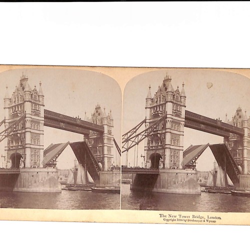 Vista estereoscópica  “El nuevo Tower Bridge en posición levadiza sobre el Támesis, Londres (Inglaterra)”