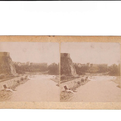 📷 Vista estereoscópica  Vista paisajística con muralla/fortificación