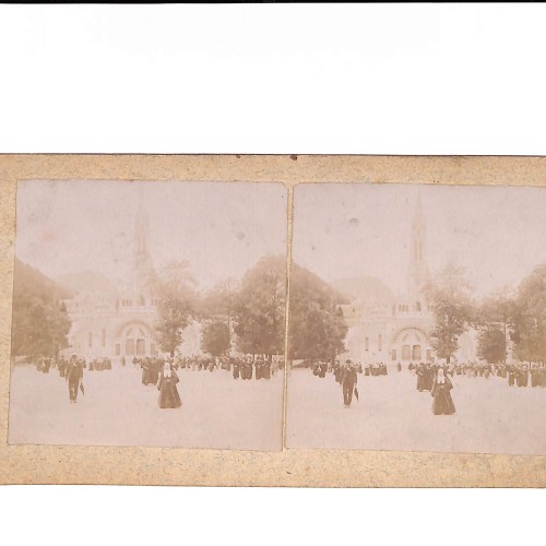 📷 Vista estereoscópica Lourdes – Esplanada frente al Santuario (multitud de peregrinos)