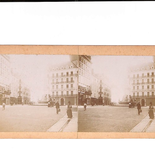 📷 Vista estereoscópica escena urbana con plaza y fuente (x2)