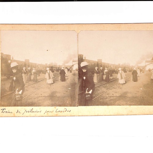 Vista estereoscópica "Train de pélerins pour Lourdes" (Tren de peregrinos para Lourdes).