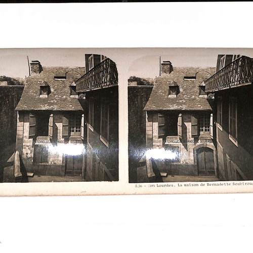 Vista estereoscópica "S.70 — 1595 Lourdes. La maison de Bernadette Soubirous".