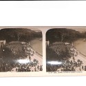 📷 Vista estereoscópica Lourdes – La foule se rendant à la Grotte (S.79-3831)