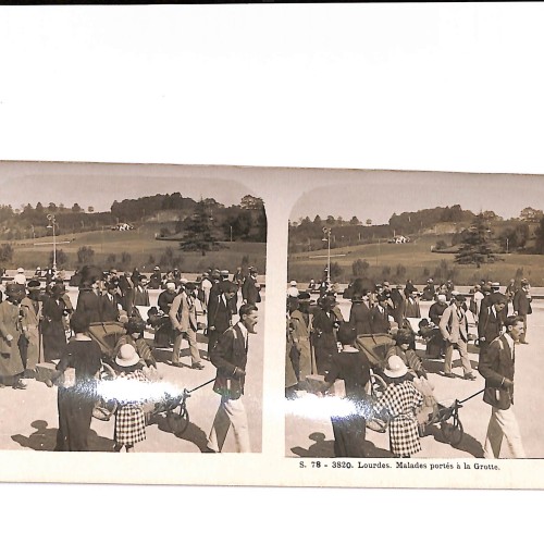 📷 Vista estereoscópica Lourdes – Malades portés à la Grotte (S.78-3820)