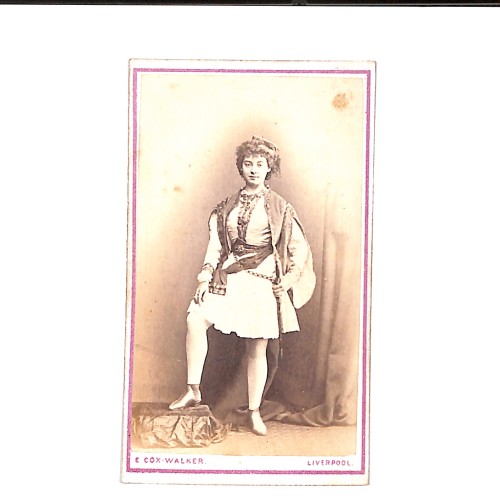 📷 CDV — Estudio E. Cox-Walker, Liverpool