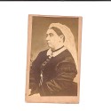 📷 CDV visite victoriana — Retrato femenino con cofia