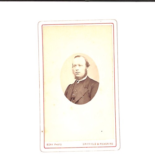 📷 CDV “Retrato oval masculino victoriano — Boak Photo (Driffield & Pickering)”