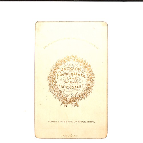 📷 CDV “Familia victoriana con niño — Jackson Photo”