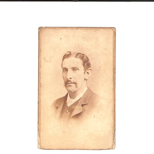 📷 CDV “Retrato femenino victoriano sentado — Billinghurst & Smith (Weymouth & Jersey)”