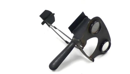 Detachable stereo viewer iron