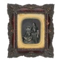 Cuadro con ambrotipo retrato de mujer y niña