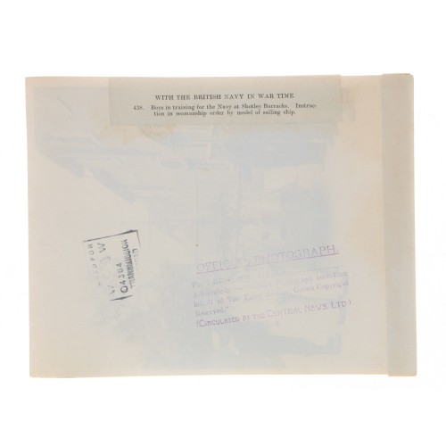 Fotografia Official Photograph - WW Transmission Abroad - With the British navy in war time