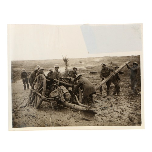 Fotografia Official Photograph - WW Transmission Abroad - With our troops at the battle of Flanders