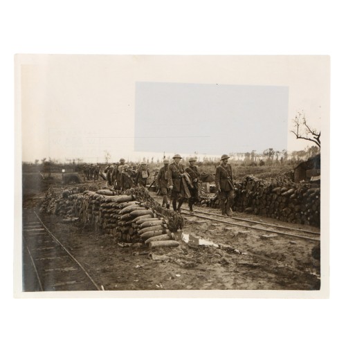 Fotografia Official Photograph - WW Transmission Abroad - With our troops at the battle of Flanders