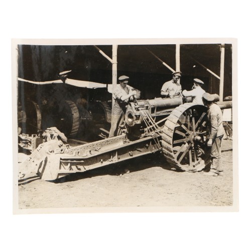 Fotografia Official Photograph - WW Transmission Abroad - Our wonderful artillery at work in Flanders.