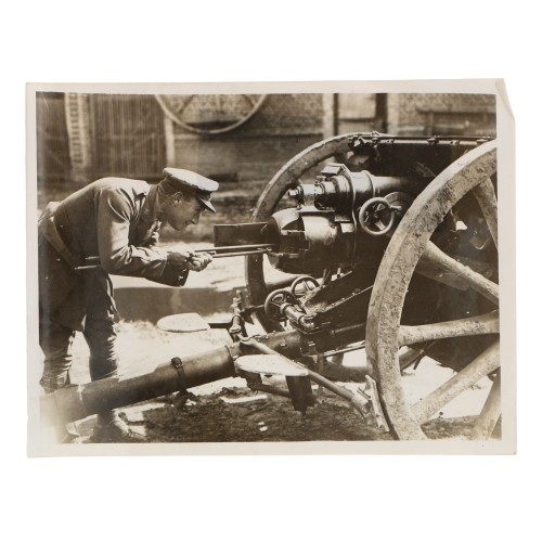 Fotografia Official Photograph - WW Transmission Abroad - Our wonderful artillery at work in Flanders.