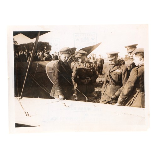 Fotografia Official Photograph - WW Transmission Abroad - The king visits the western front.