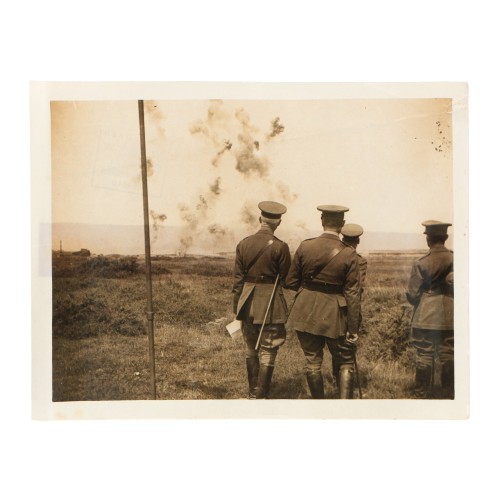 Fotografia Official Photograph - WW Transmission Abroad - The king visits the western front.