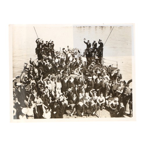 Fotografia Official Photograph - WW Transmission Abroad - British official naval subjects.