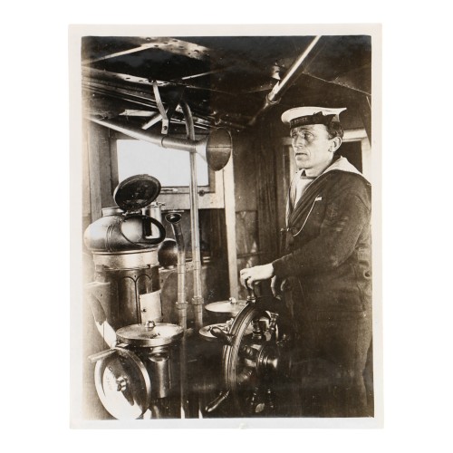 Fotografia Official Photograph - WW Transmission Abroad - British official naval subjects.
