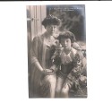 Retrato de la Princesa Rupprecht de Baviera (María Gabriela en Baviera) junto al joven Príncipe Albrecht.