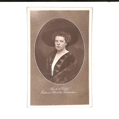 Retrato de estudio de Su Alteza Imperial y Real la Princesa de Hohenlohe-Bartenstein.