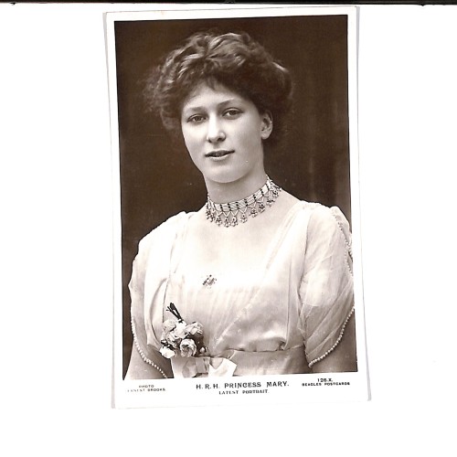 Retrato de estudio de Su Alteza Real la Princesa María del Reino Unido (H. R. H. Princess Mary).