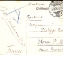 Instantánea documental del carruaje nupcial ("Der Brautwagen") pasando por la Puerta de Brandeburgo.
