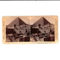Vista estereo_ Ruinas del templo, la Esfinge y la Gran Pirámide en Egipto.