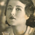 Popular Film (Portada: Retrato de estudio femenino)