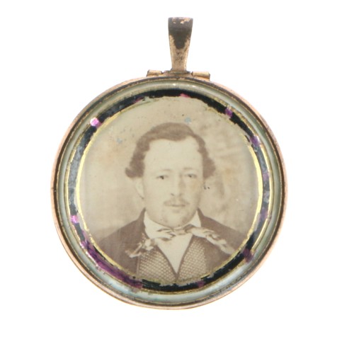 Medallón colgante ovalado