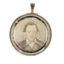 Medallón colgante ovalado