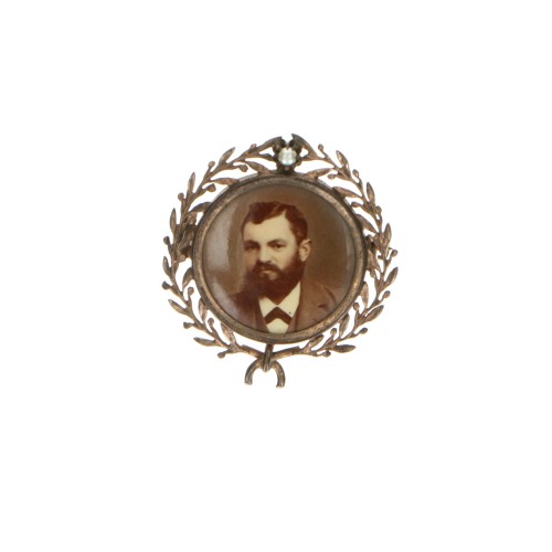 Medallón colgante ovalado de perfil sencillo
