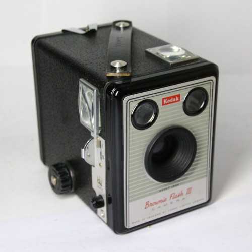 Cámara cajón Kodak Brownie Flash III 6x9